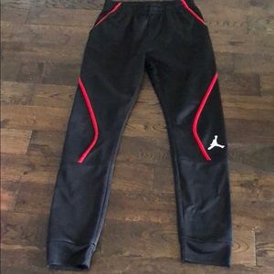 Jordan joggers size XL 13/15yrs